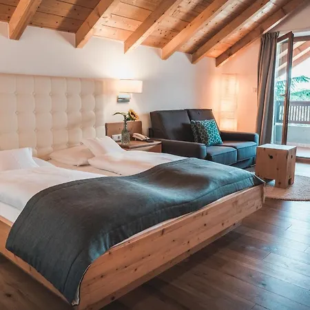Small Sonne Hotel Tirolo