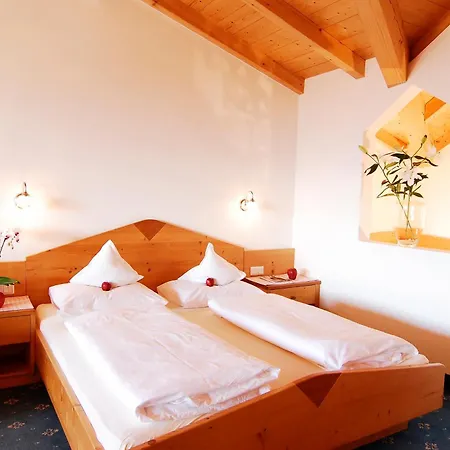 Small Sonne Hotel Tirolo